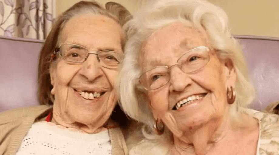 Olive and Kathleen’s friendship all started when they were sitting next to each other at Ravenshead Primary School in Nottingham, UK. It turns out, their houses were also right across the street from one another! Sounds like they were destined to be friends, doesn’t it?