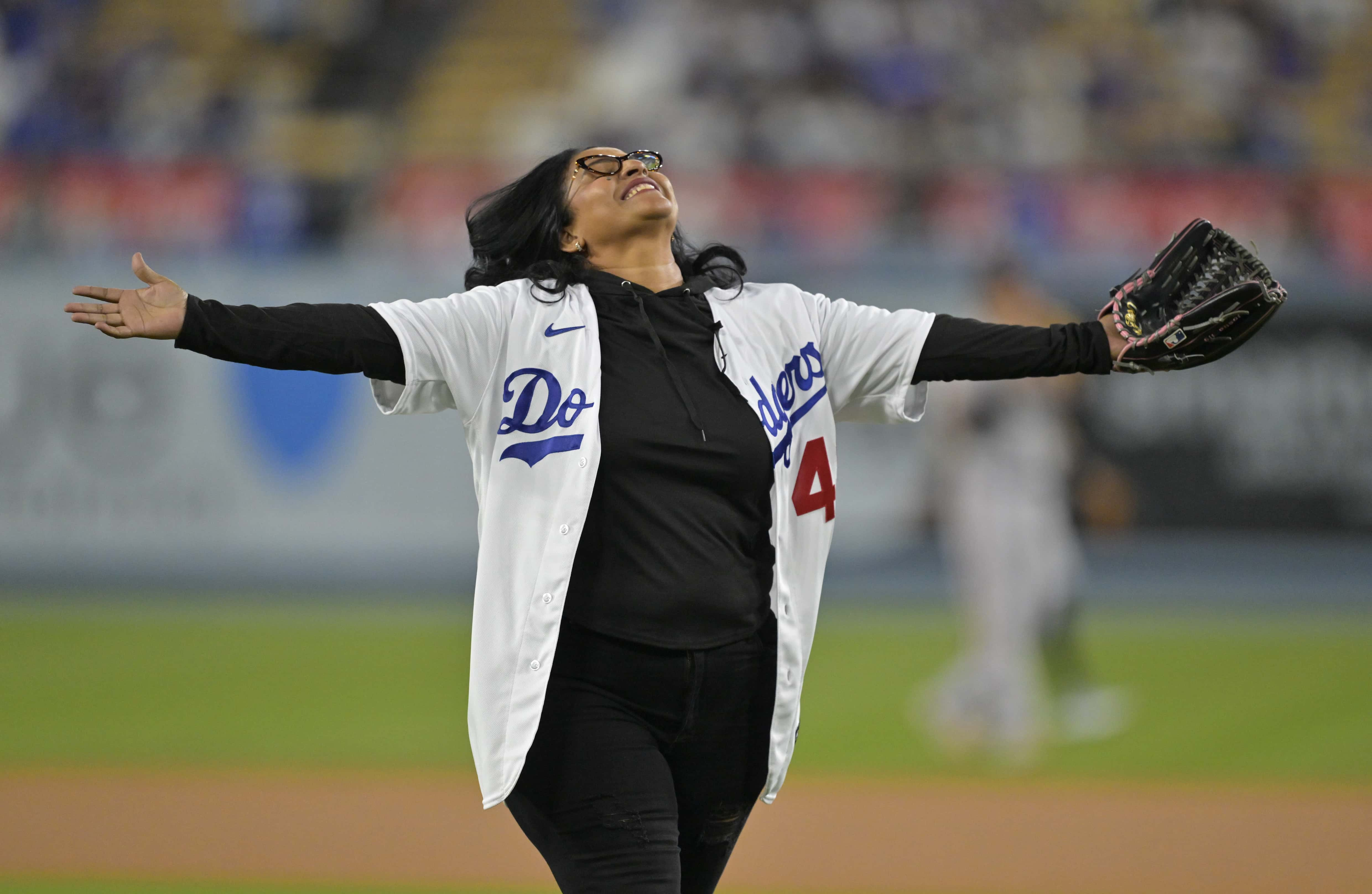 Dodgers pitcher plays in front of mom for 1st time after 7 years