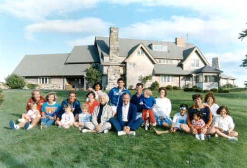 372407 01 :BUSH RETROSPECTIVE: Portrait of the Bush family in front of their Kennebunkport, Maine August 24, 1986. BACK ROW: Margaret holding daughter Marshall, Marvin Bush, Bill LeBlond. FRONT ROW: Neil Bush holding son Pierce, Sharon, George W. Bush holding daughter Barbara, Laura Bush holding daughter Jenna, Barbara Bush, George Bush, Sam LeBlond, Doro Bush Lebond, George P.(jeb's son), Jeb Bush holding son Jebby, Columba Bush, and Noelle Bush. (Photo by Newsmakers